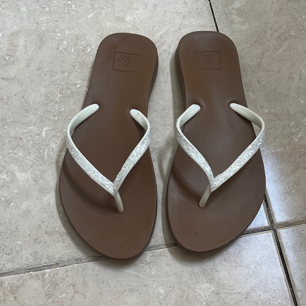 REEF Cloud White and Brown Sparkle Flip Flops